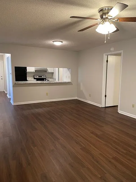 3 bed, 1230 sqft, $1,350 — Photo 3