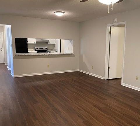 3rd image of 115 Villa North Ct