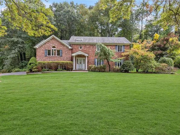 18 Ebbtide Lane, Dix Hills, NY 11746