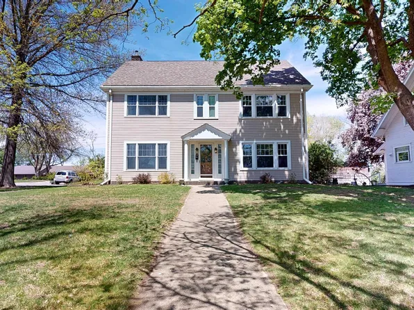 618 W Cherry St, Cherokee, IA 51012