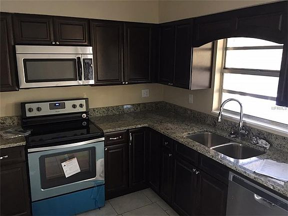 5th image of 828 Casselberry Dr