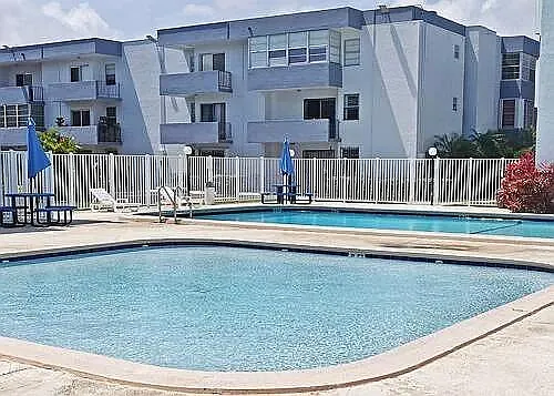 1 bed, 1.0 bath, 611 sqft, $1,900 — Photo 2