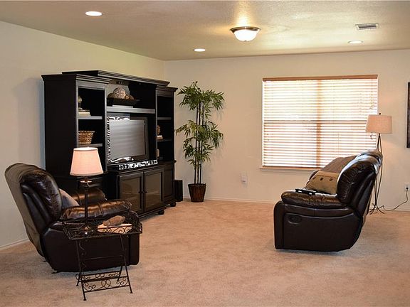 5th image of 4901 Meadow Trails Dr