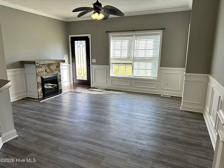 103 Meadowview Rd — Photo 5