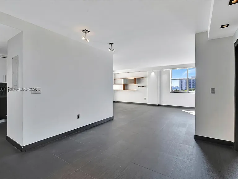 11111 Biscayne Blvd #9B-928 — Photo 15