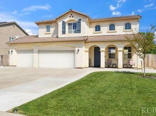 1920 W Picadilly Ln, Hanford, CA 93230