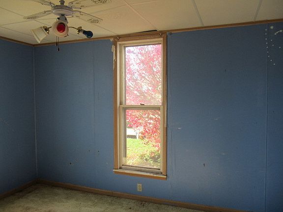 4th image of 106 E North Main St