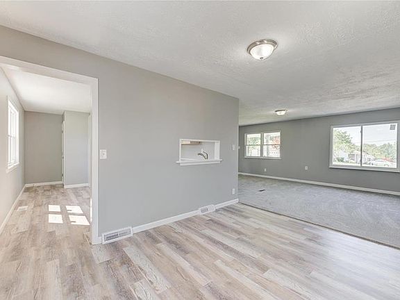 5th image of 1723 Leaf Crest Dr