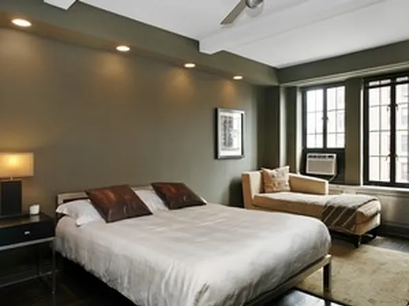 201 West 16th Street image 1 of 5