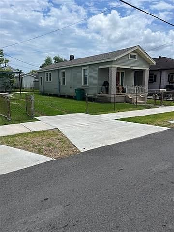 1st image of 411 Allo Ave