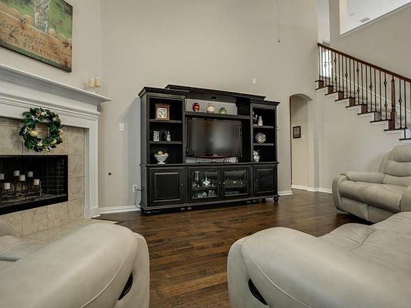 4th image of 7823 Meadowglen Dr