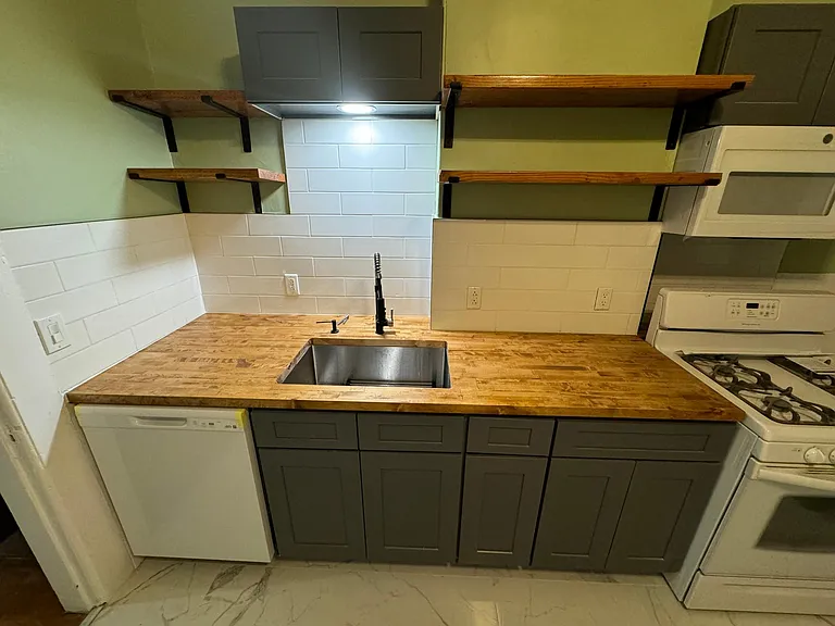 151 Beech St — Photo 5