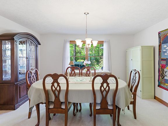 5th image of 1916 Chelsea Dr