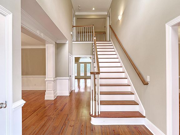 4th image of 104 Guilford Dr