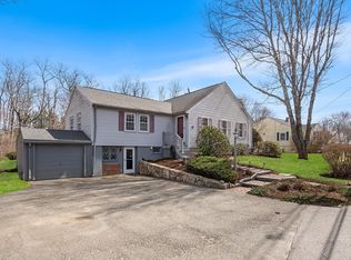 49 Elm St, Hopkinton, MA 01748