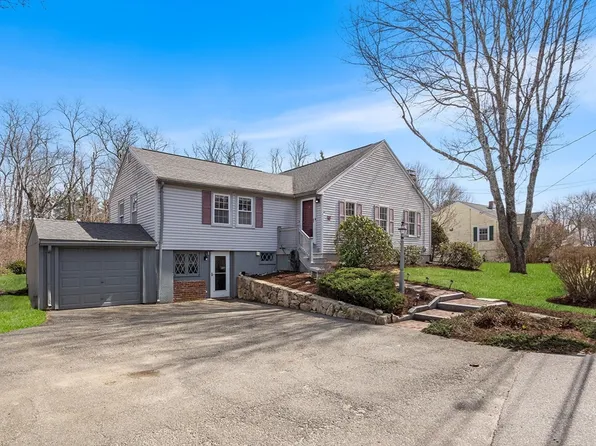 49 Elm St, Hopkinton, MA 01748