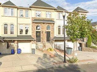 37 Dovetree Ln, Staten Island, NY 10314