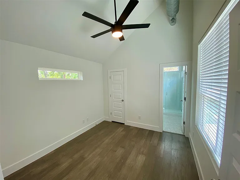 2500 Sweeney Ln #B — Photo 11
