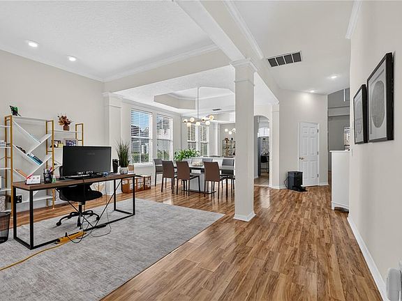 4th image of 902 WATERSIDE DRIVE