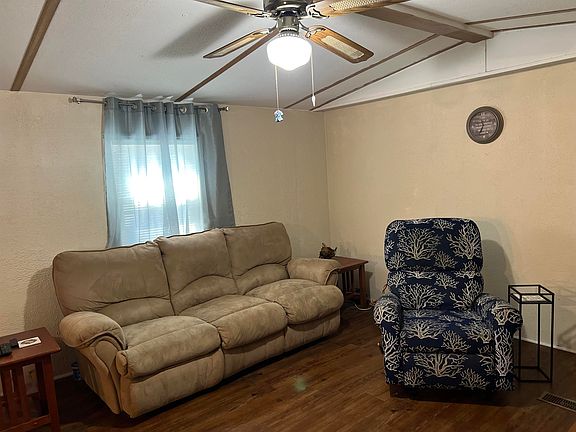 5th image of 2720 Leo Dr.