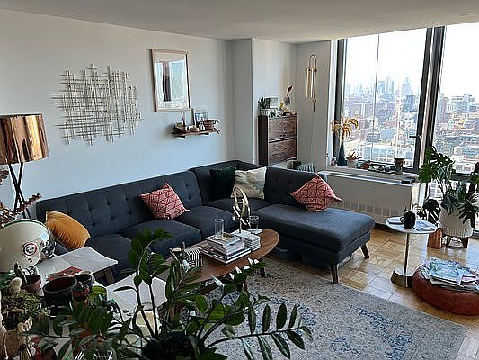 3rd image of 312 11th Ave APT 33D