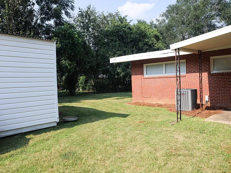 3023 Colonial Dr — Photo 17