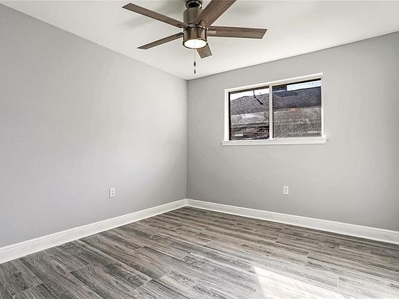 3rd image of 1505 Fernwood Dr