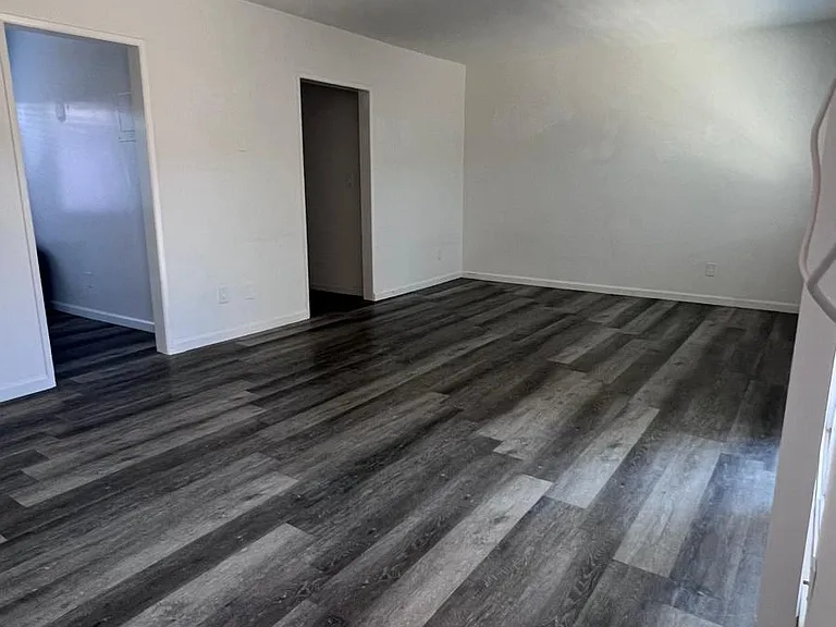 6245 Kester Ave — Photo 14