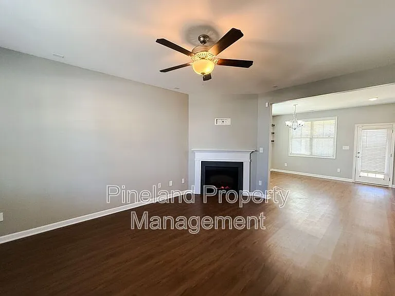 268 Chatfield Dr — Photo 2