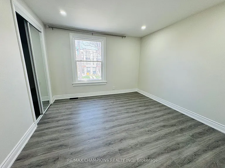 196 Caledonia Rd #2 — Photo 4