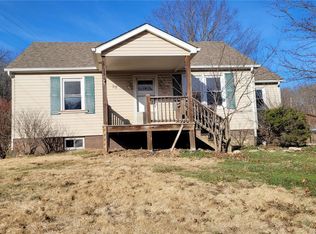 98 Walker Rd, Troy, MO 63379