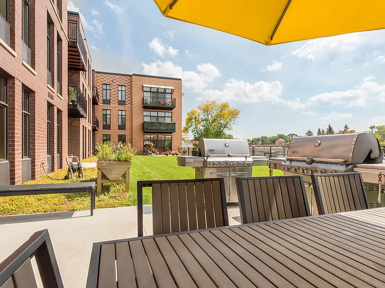 Beaumont Place Apartments — Photo 22