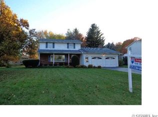 82 Valley View Dr, Brockport, NY 14420