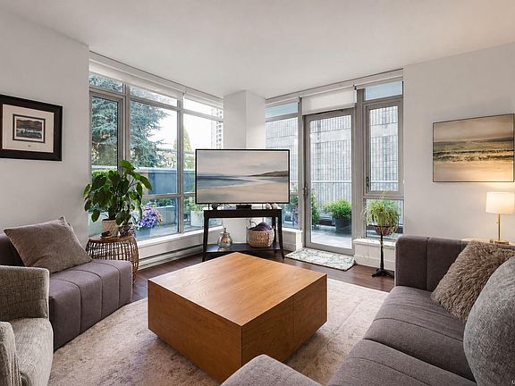 3rd image of 838 Broughton St #204
