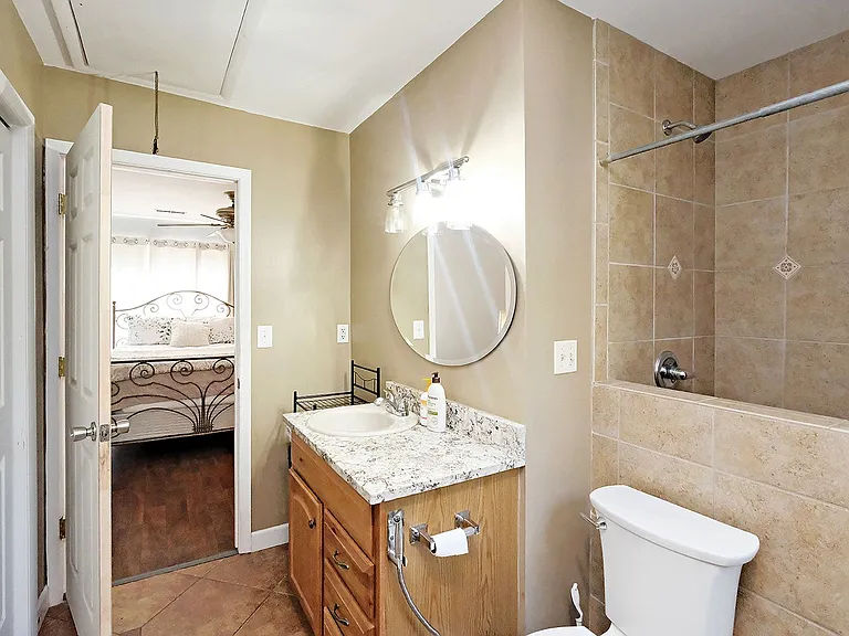 1210 Chatham Rdg — Photo 11