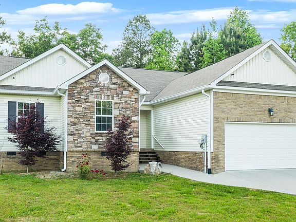2nd image of 427 Farmway Dr SE