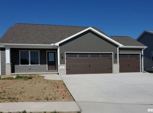 334 William St, Washington, IL 61571