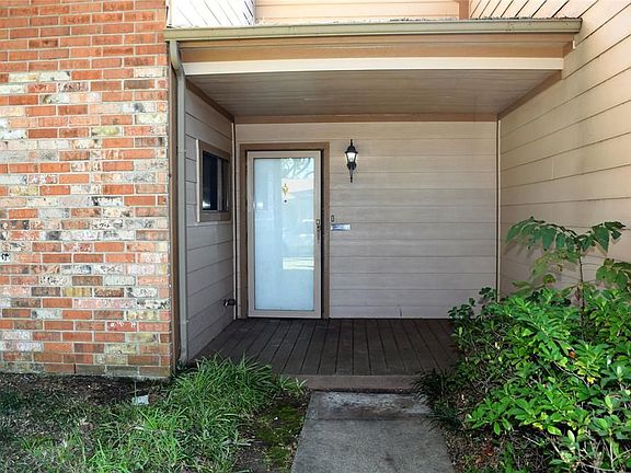 2nd image of 15818 Dunmoor Dr
