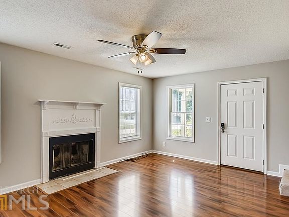 4th image of 45 Austin Woods Dr