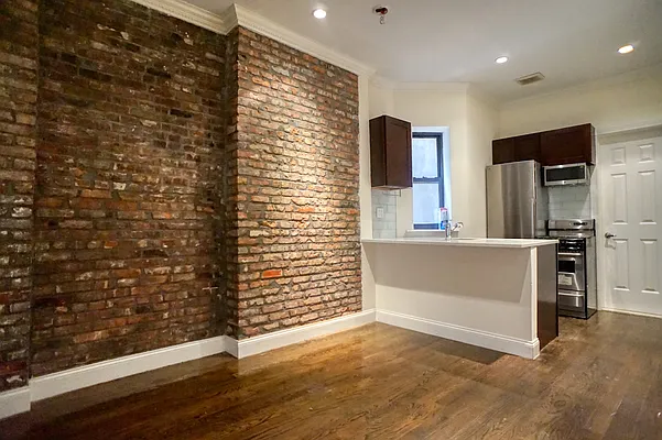 Rented by Compass | media 10