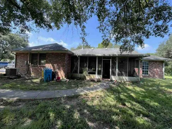 1053 Mim Callier Dr, Breaux Bridge, LA 70517