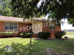 2450 S Hillside Dr, Springfield, MO 65804
