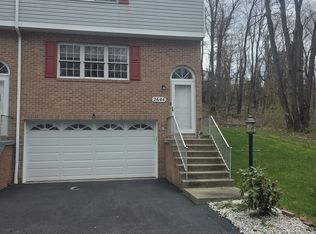 2644 Birchwood Ln, Oakdale, PA
