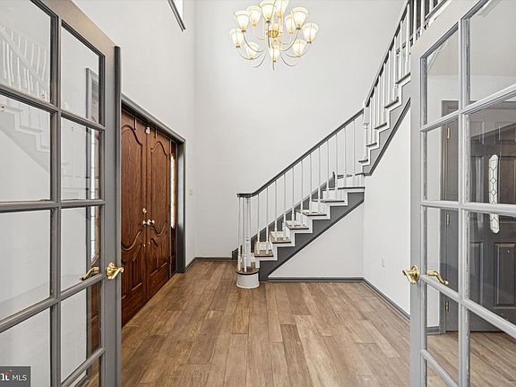 3rd image of 1003 Clovermill Cir