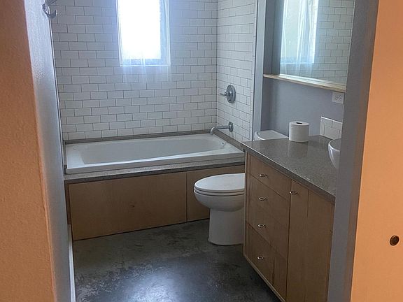 3rd image of 1109 N Brents Ave
