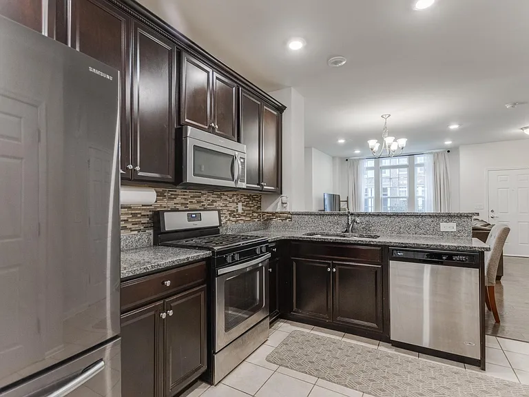 22 Veterans Dr — Photo 13