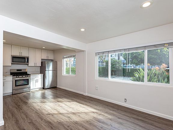 3rd image of 822 D Ave #822