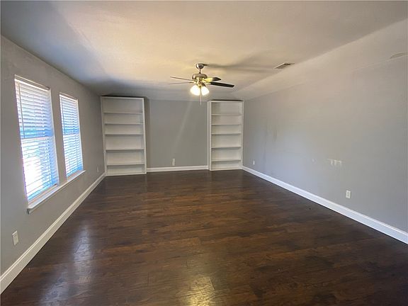 2nd image of 301 W Metcalfe St