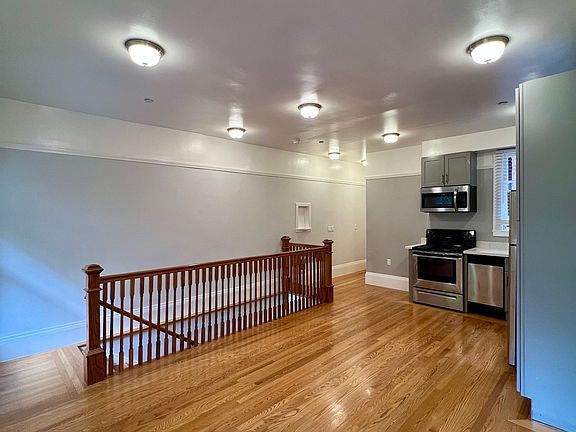 4th image of 825 Jones St APT 1