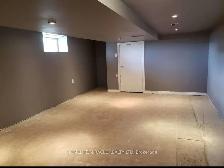 598 Front St — Photo 7